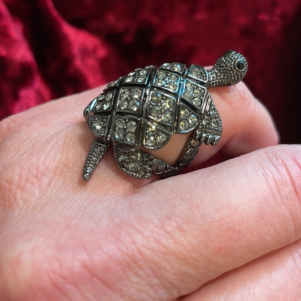 Rhinestone turtle ring 🐢 - Picture 3 of 6